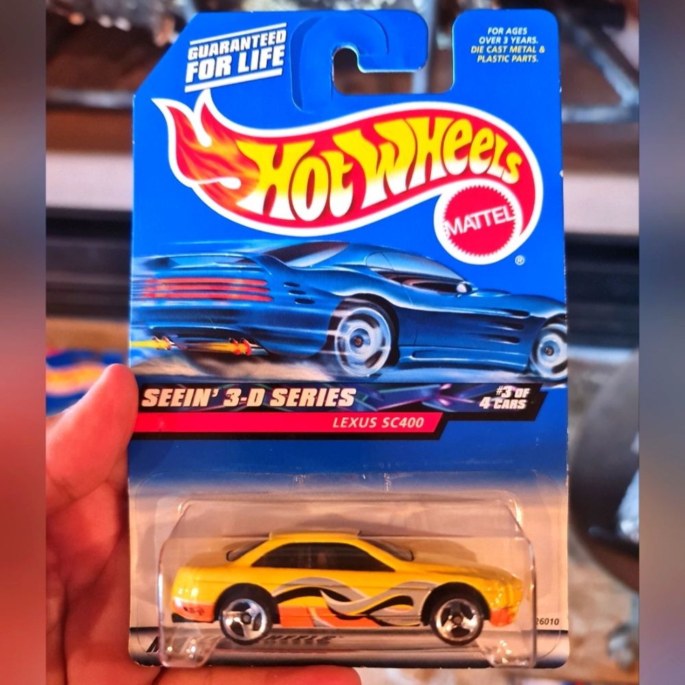 Hot Wheels Seein' 3-D Series Car #3 New on Card Lexus SC400 1999